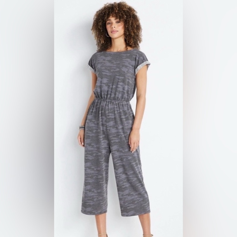 Gray Camo Women's Jumpsuit by Maurice’s.  Size Large
